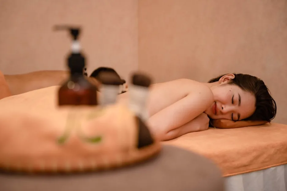 Full body aroma massage at Bana Spa Da Nang